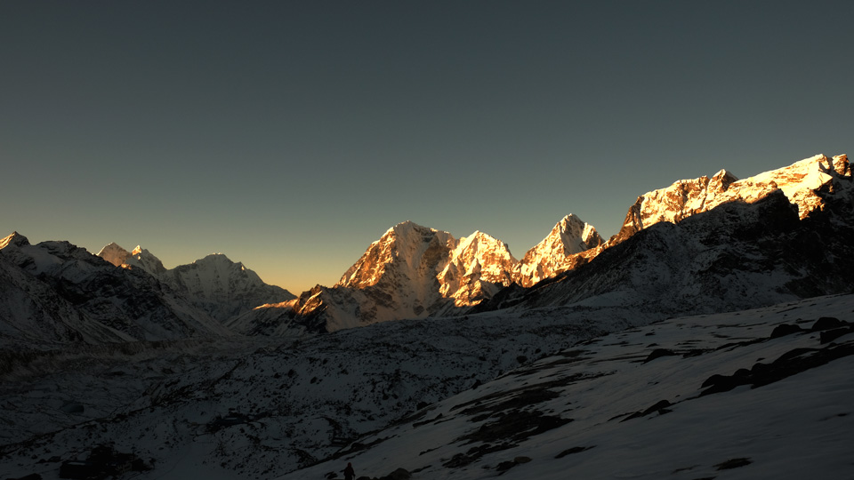 Everest chola pass 