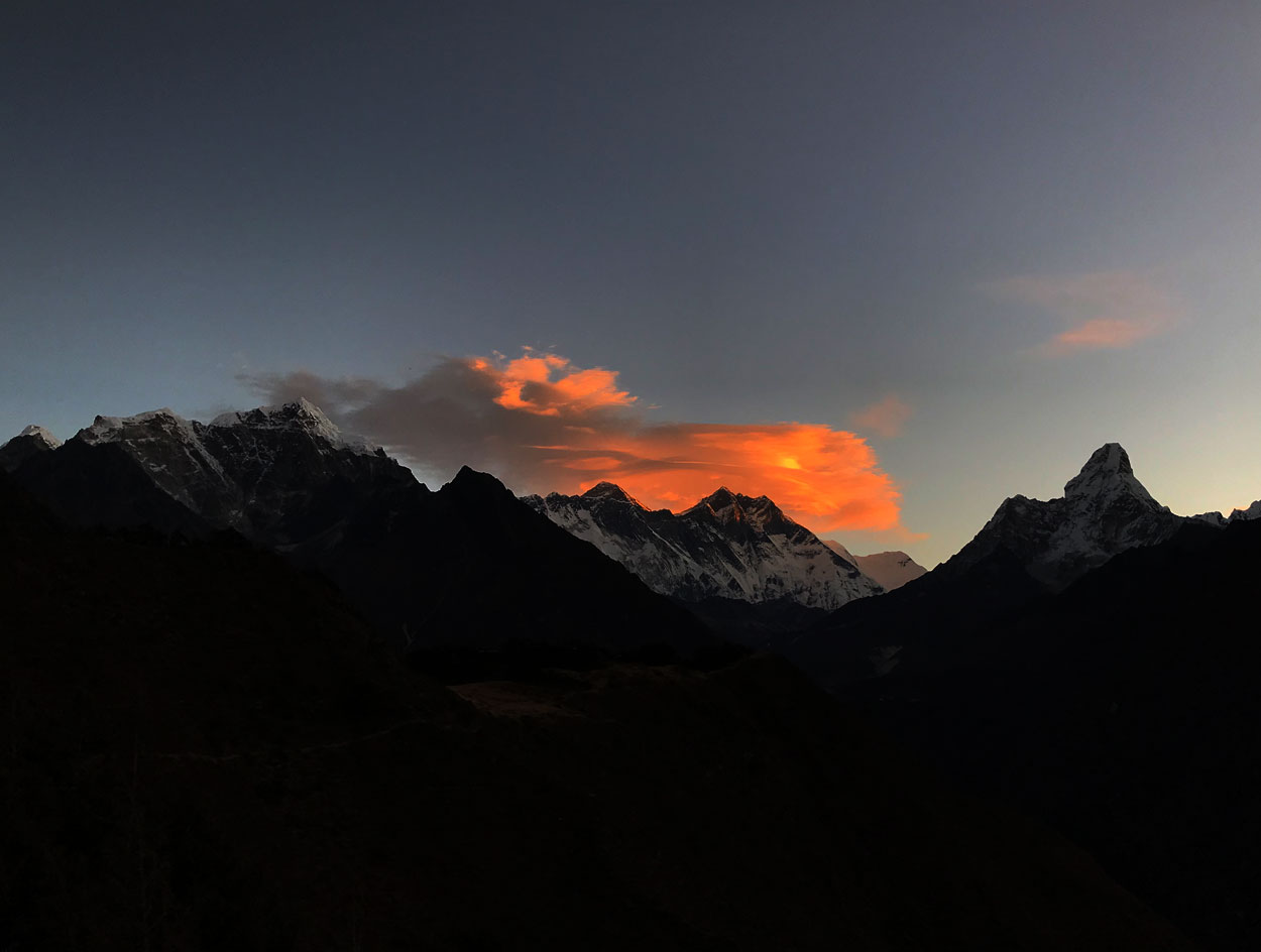 clear view of everest from syangbouche